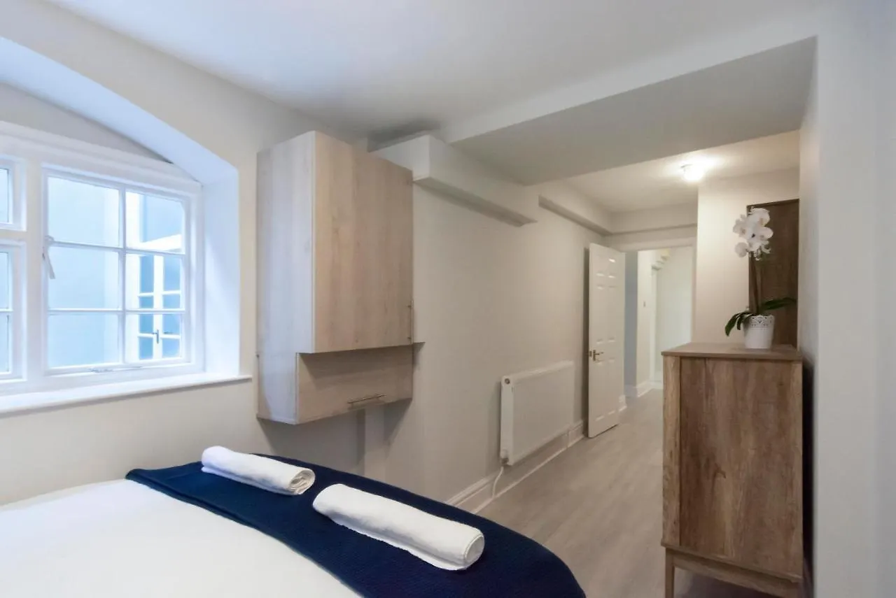 Free Parking! Very Large 2 Bedroom Clifton Flat Bristol 0*,  United Kingdom