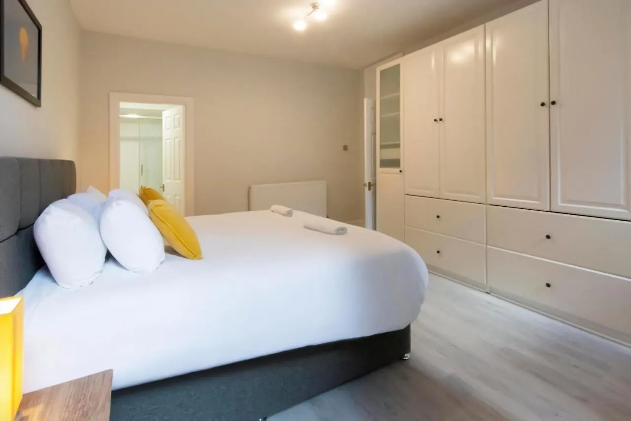 Free Parking! Very Large 2 Bedroom Clifton Flat Bristol United Kingdom