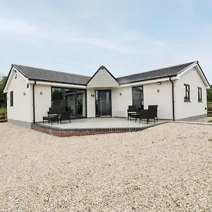 Holiday home Strawberry Stables, Bristol